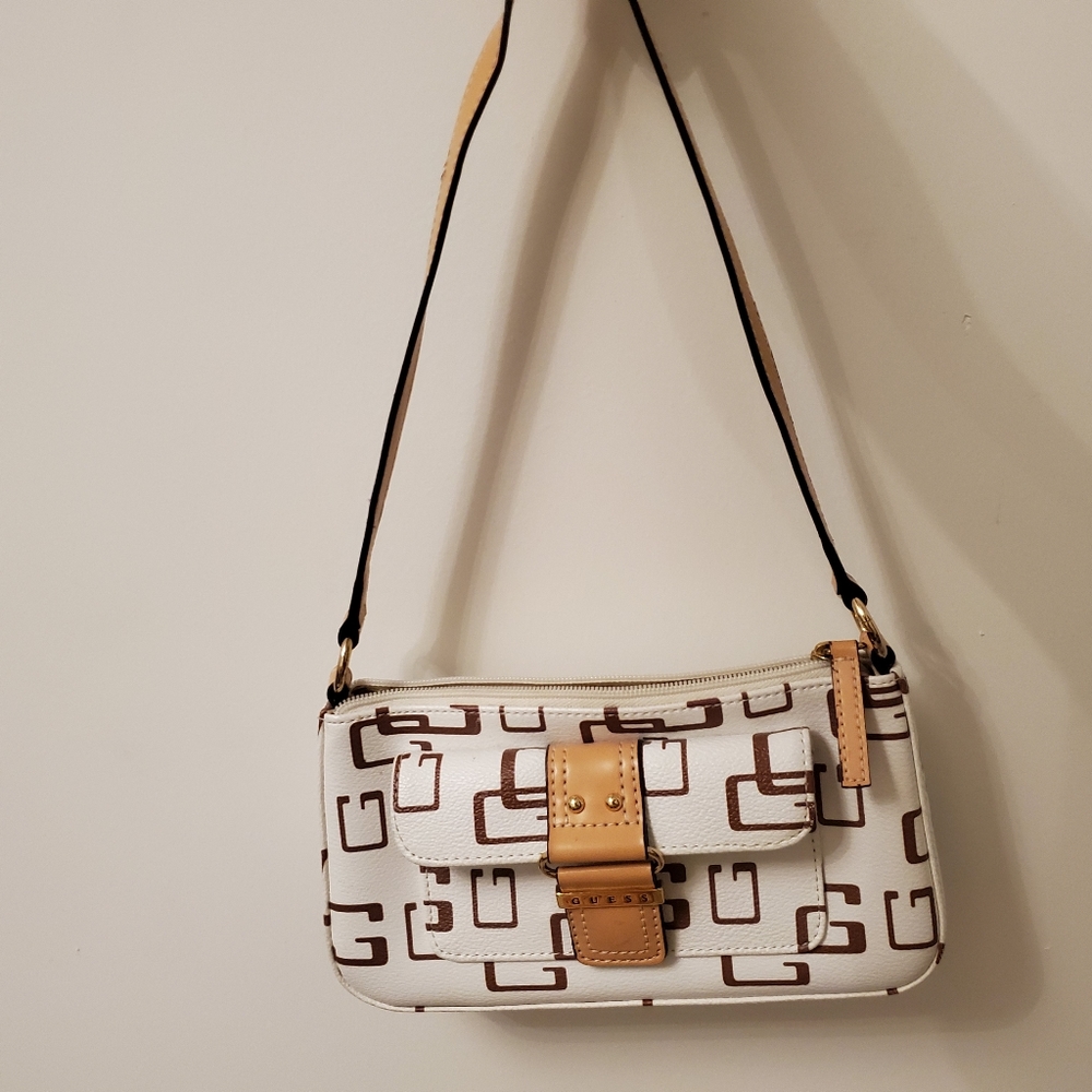 2/$35 🟣 Guess purse